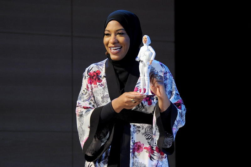 Производители Barbie представили свою первую куклу в хиджабе