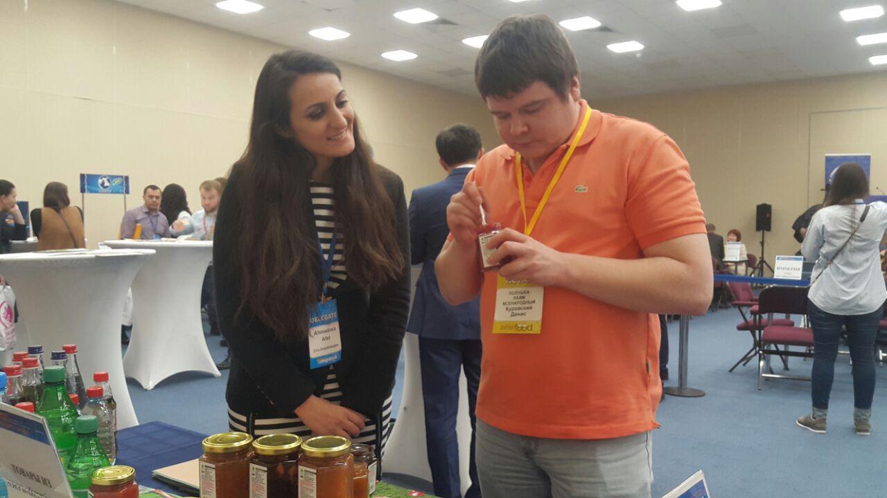 Азербайджан договаривается о продаже своей продукции в крупнейших супермаркетах России