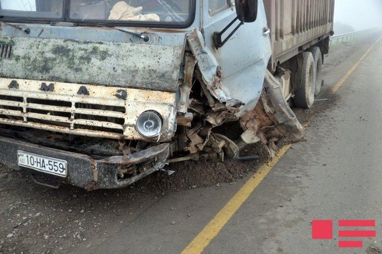 Кровавая авария из-за тумана в Сабирабаде: один член семьи погиб, трое ранены