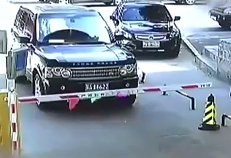 Вот что будет, если не пропустить водителя Range Rover