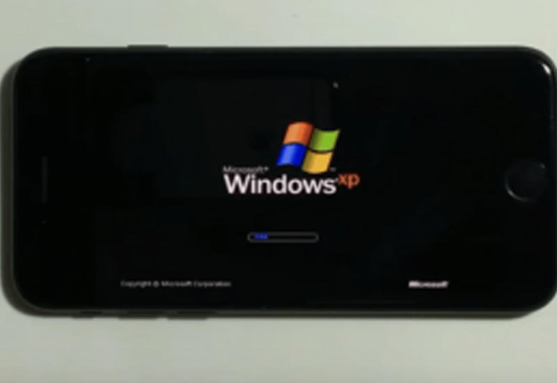 На iPhone X запустили Windows 95