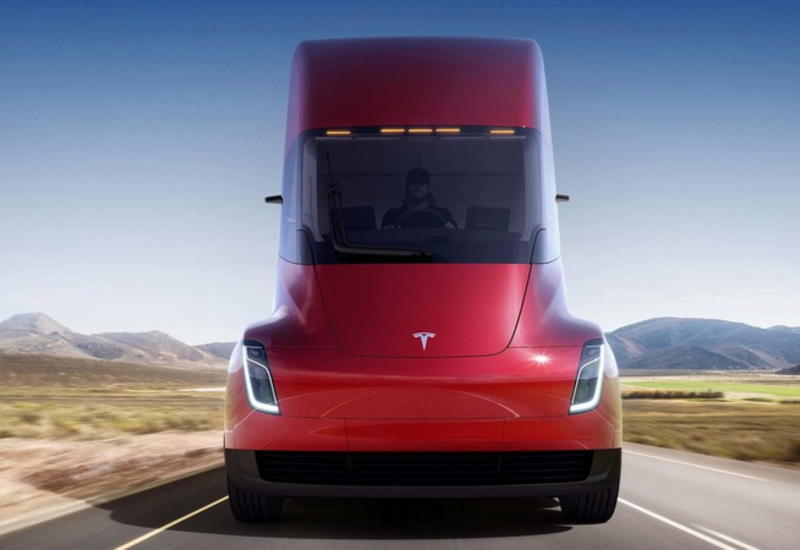 Tesla показала электротягач, который совершит революцию в грузоперевозках