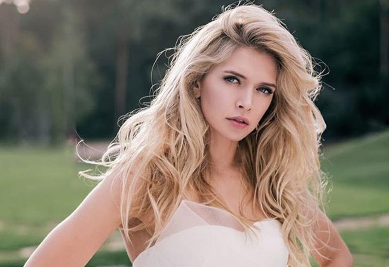 Вера Брежнева рухнула под сцену во время концерта