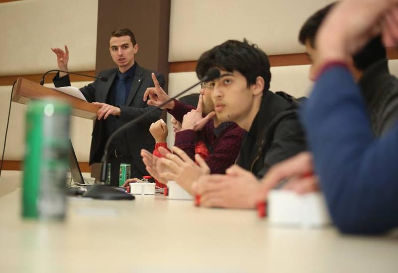 В 60 городах и районах Азербайджана выявляются интеллектуалы