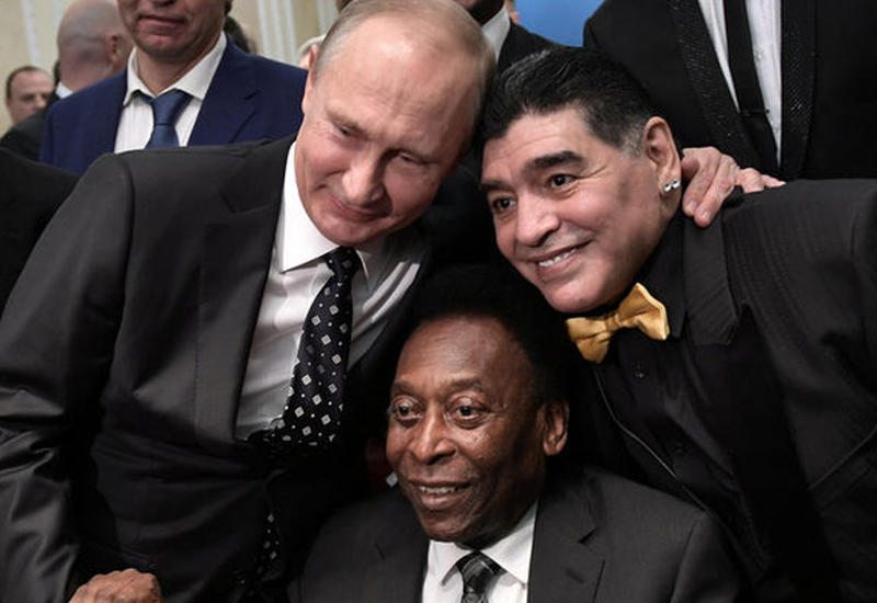 Путин сфотографировался с Марадоной и Пеле