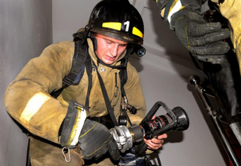 Пятеро детей сгорели в жилом доме в России, отец спасся