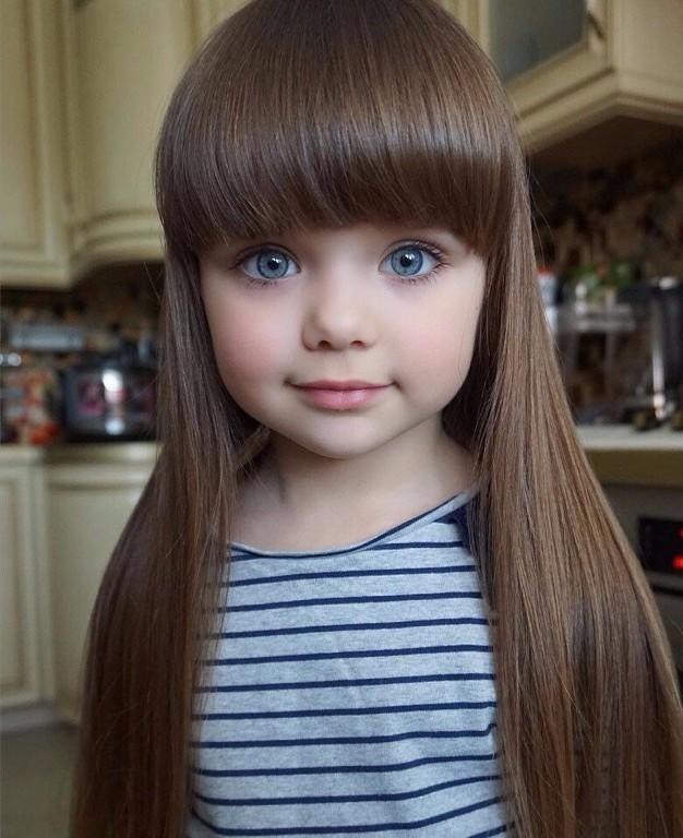 6-летнюю россиянку признали "самой красивой девочкой в мире"