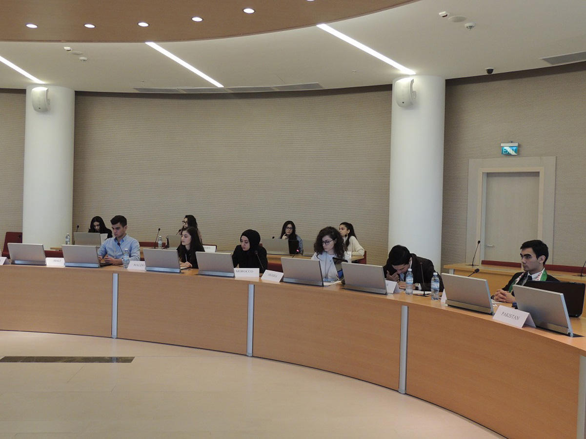 В Университете ADA проведена симуляция "Заседания министров иностранных дел ОИС"