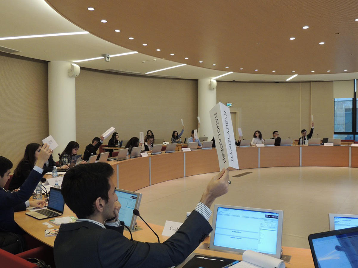 В Университете ADA проведена симуляция "Заседания министров иностранных дел ОИС"