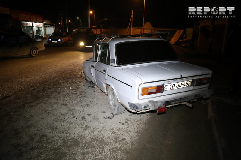 В Баку "шестерка" врезалась в автобус
