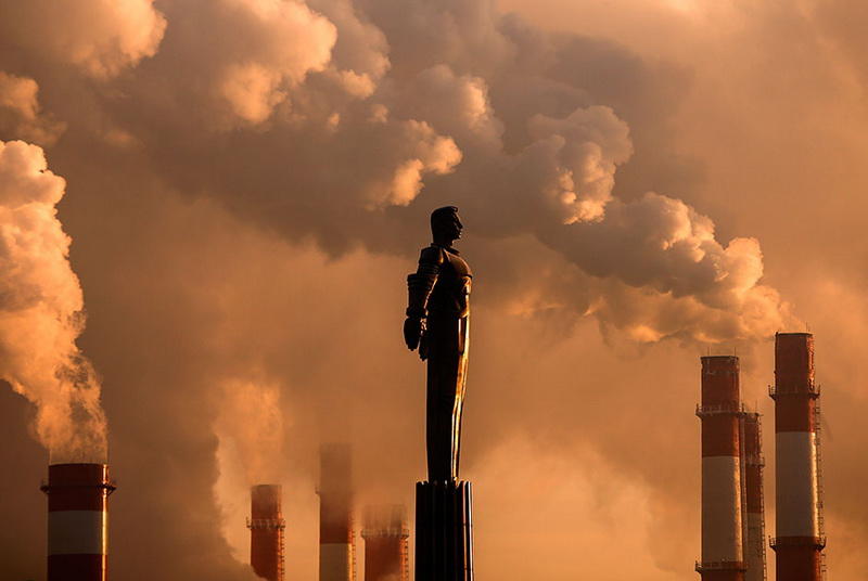 Святая кровь, мрак и слезы на лучших снимках года от Reuters