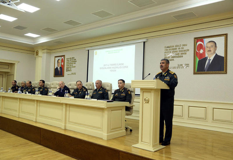 Закир Гасанов дал поручения по стоящим перед армией в 2018 году задачам