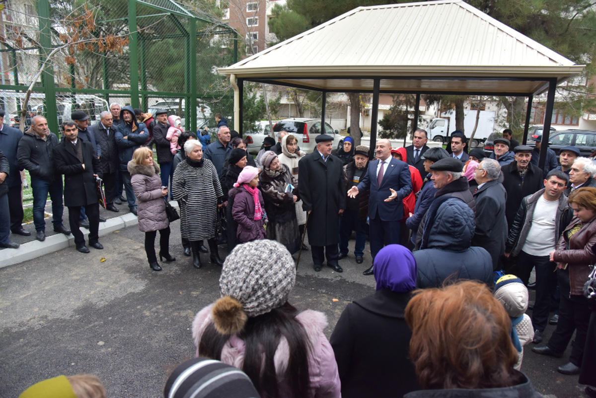 По инициативе вице-президента Фонда Гейдара Алиева Лейлы Алиевой стартовал проект «Наш двор»