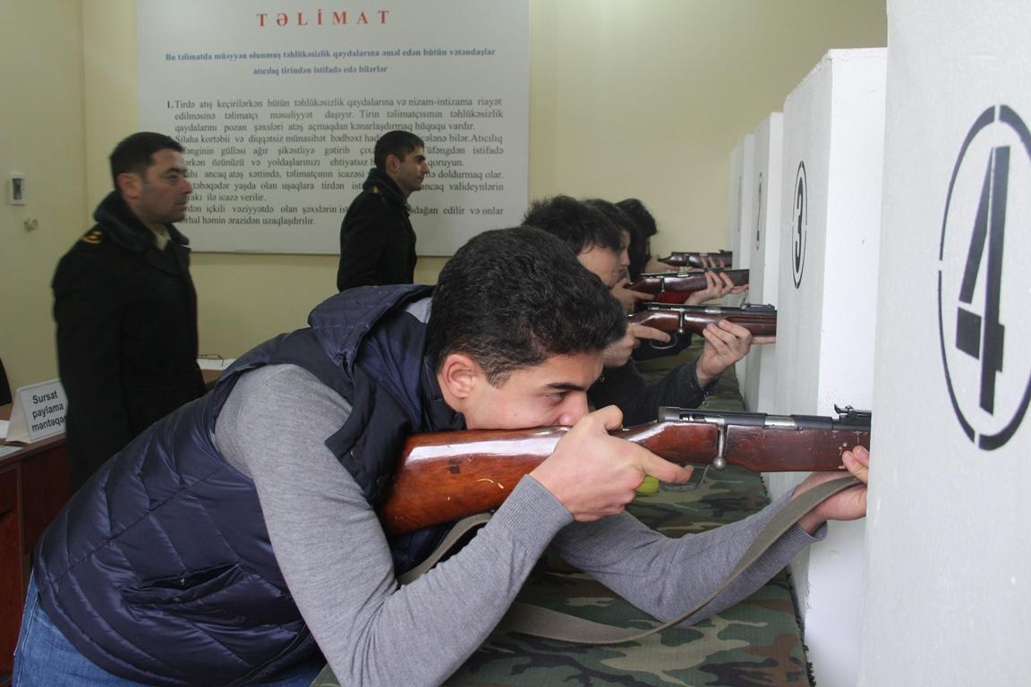 Tələbələr odlu silahdan atışlara cəlb edilib