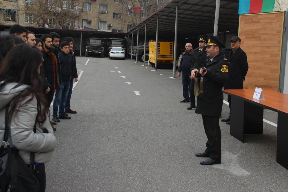 Tələbələr odlu silahdan atışlara cəlb edilib