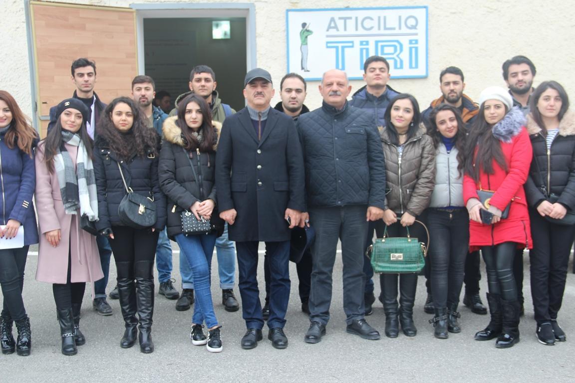 Tələbələr odlu silahdan atışlara cəlb edilib