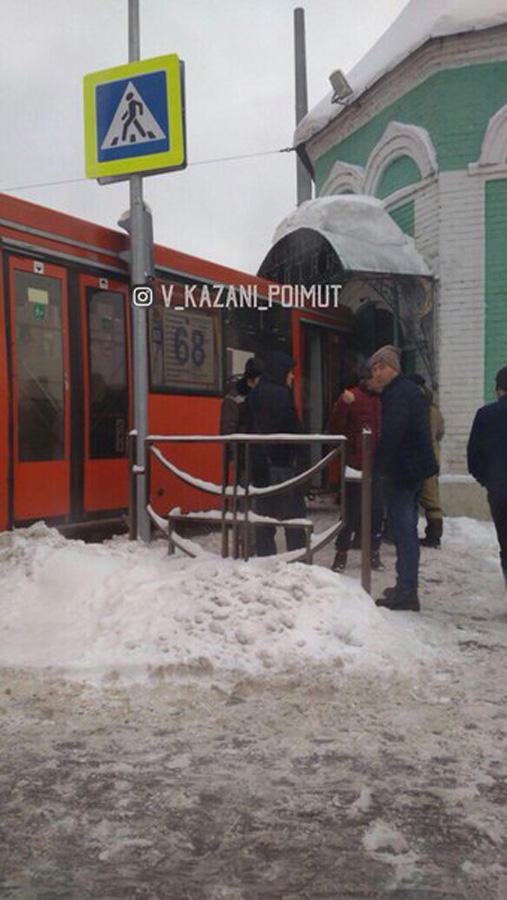 Rusiyada DAHA BİR avtobus bu dəfə məscidə çırpıldı