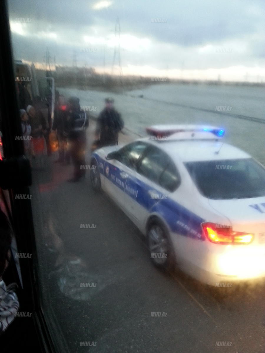 Bakıda səhər saatlarında FACİƏ: polislər, həkimlər gəldi, yol tıxandı