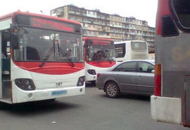 Bakıda marşrut avtobusu ağır qəza törətdi: ölən var