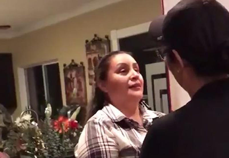 Девушка подарила маме зеркало, в котором отразился другой подарок, заставивший ее закричать