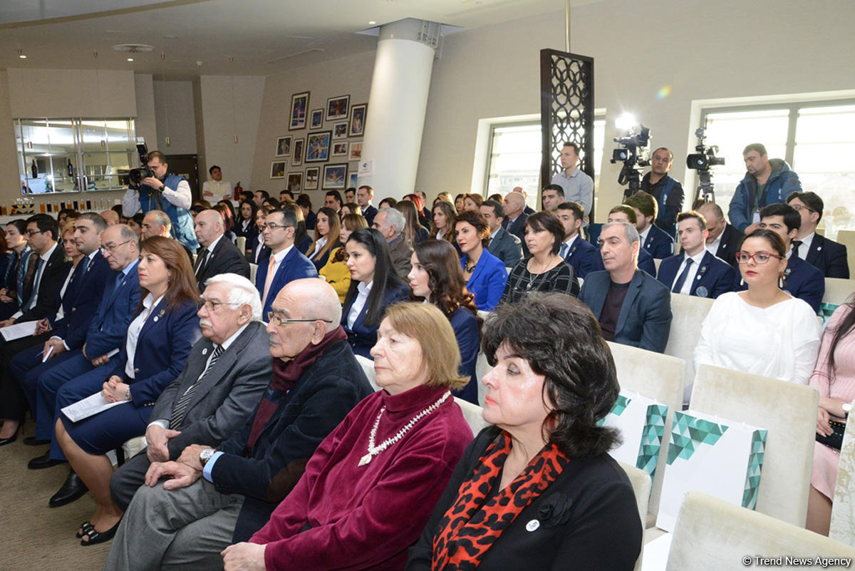 В Баку состоялось общее собрание Федерации гимнастики Азербайджана, посвященное ее 15-летию