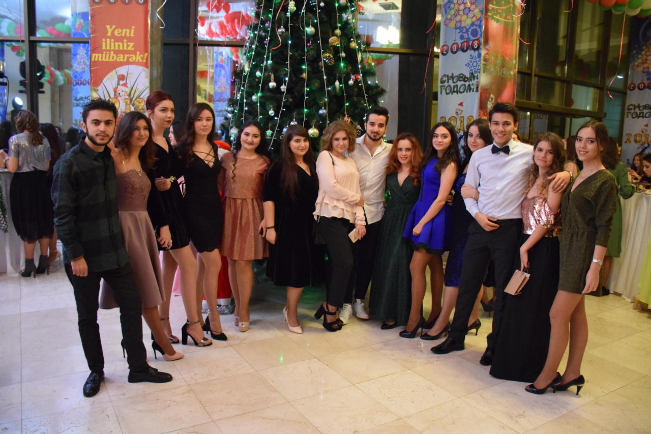 В Бакинском филиале МГУ имени М.В.Ломоносова прошел традиционный новогодний вечер