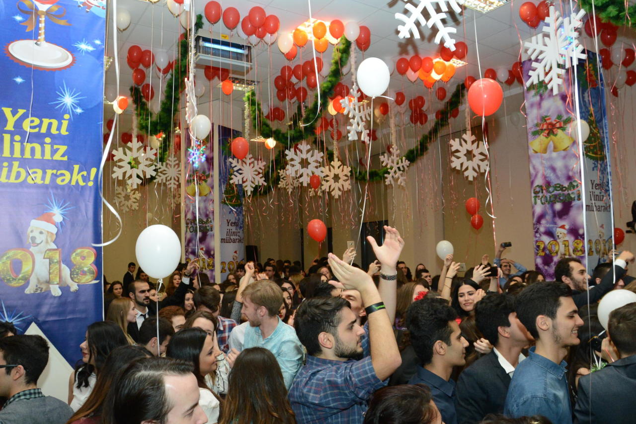 В Бакинском филиале МГУ имени М.В.Ломоносова прошел традиционный новогодний вечер