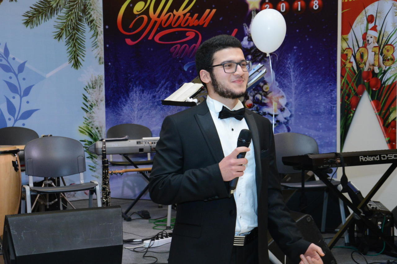 В Бакинском филиале МГУ имени М.В.Ломоносова прошел традиционный новогодний вечер