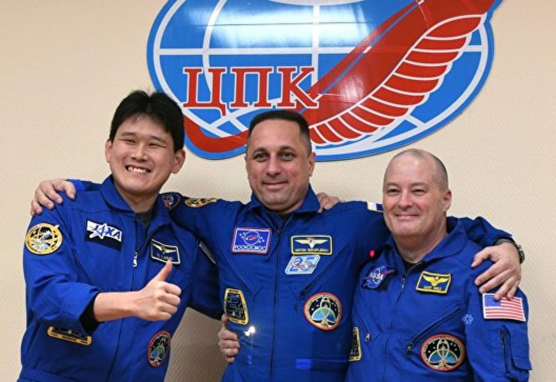 Японский космонавт извинился за фейк о том, что вырос на 9 сантиметров