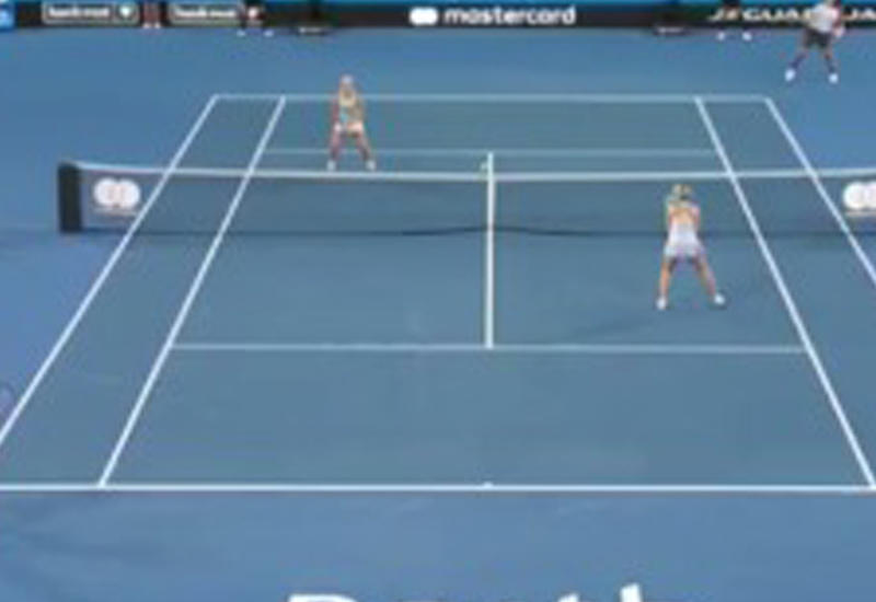 Федерер и его соперник высмеяли партнёрш во время матча