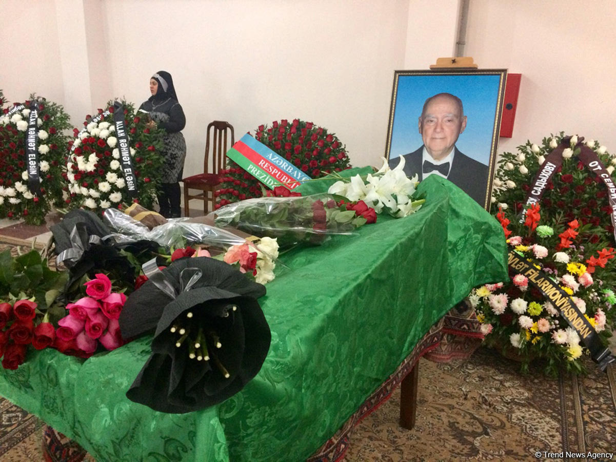 В Баку проходит церемония прощания с выдающимся пианистом Чингизом Садыховым