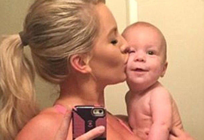 2 uşaq anası olduğuna heç kim inanmır