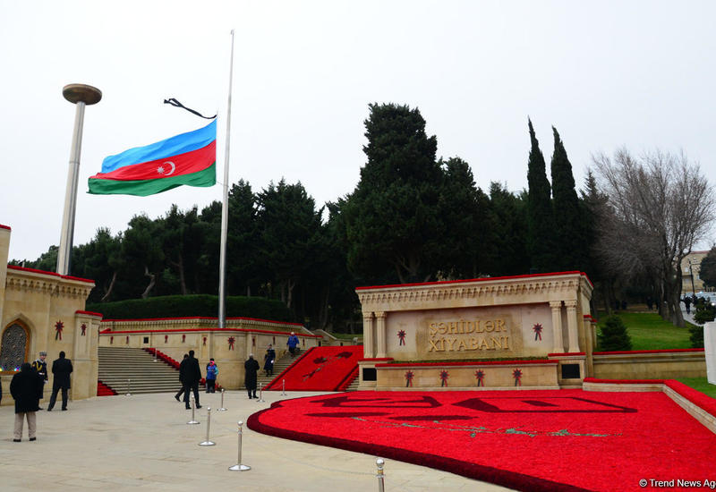 Azərbaycan ictimaiyyəti 20 Yanvar faciəsi qurbanlarının əziz xatirəsini yad edir