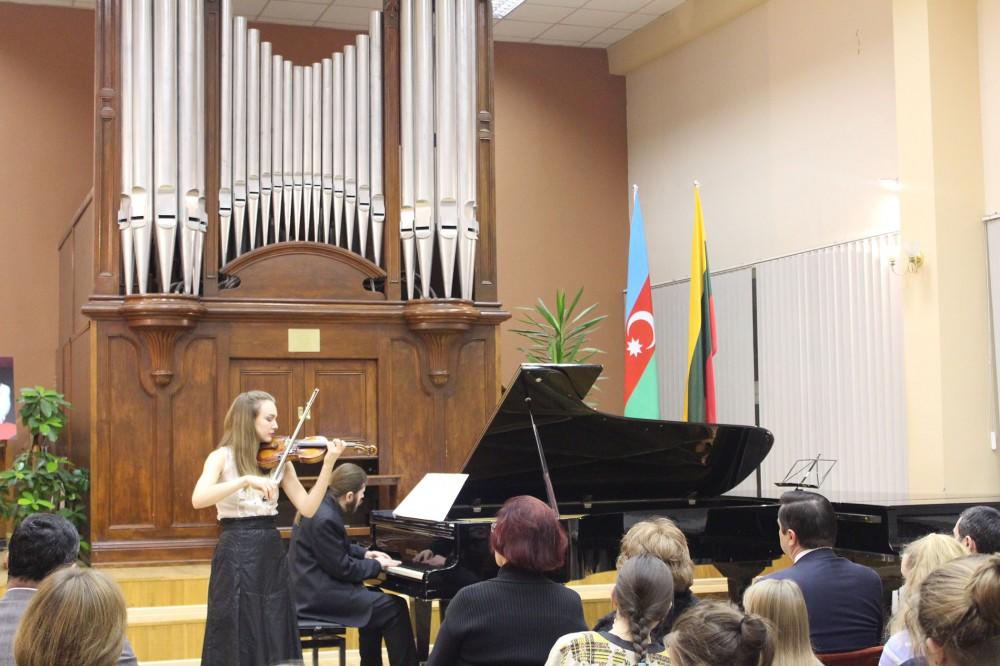 20 Yanvar faciəsinə həsr olunan daha bir anım mərasimi Litvada keçirilib