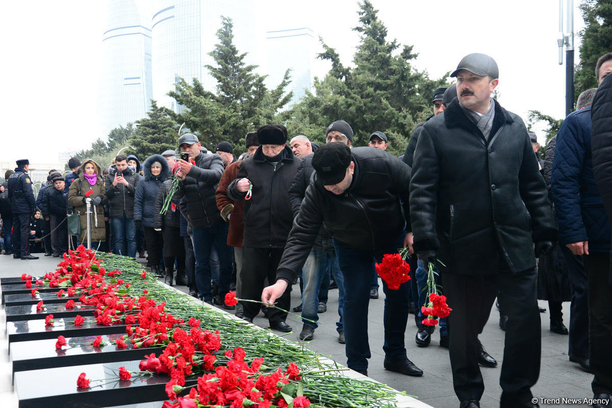 Общественность Азербайджана чтит светлую память жертв трагедии 20 января