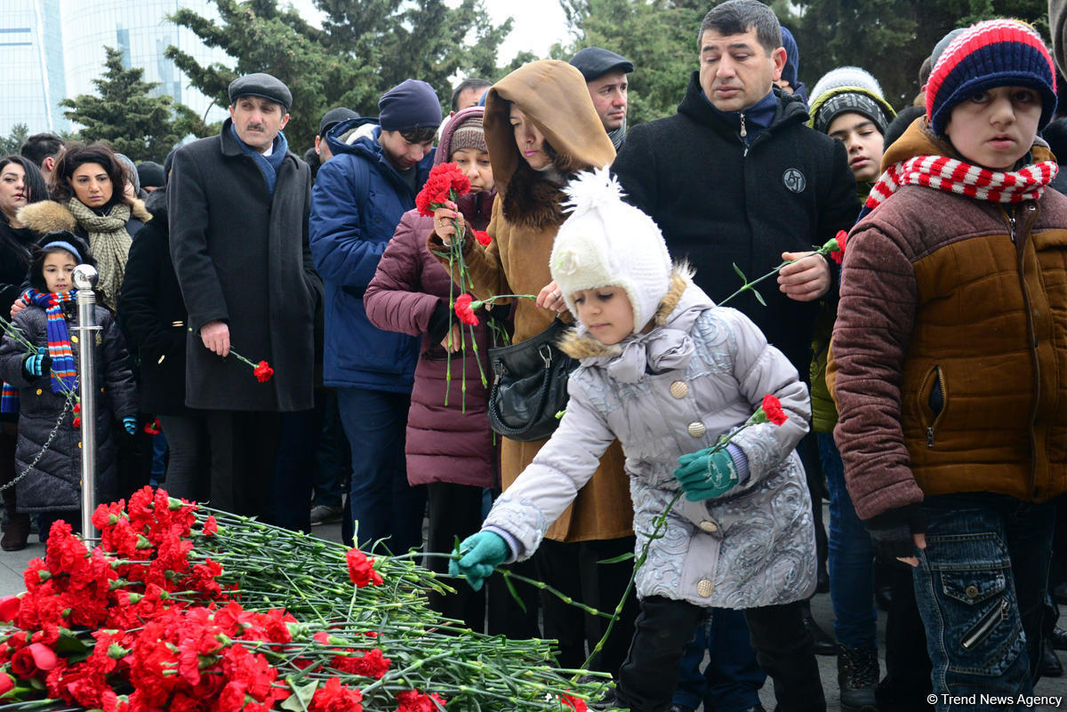 Общественность Азербайджана чтит светлую память жертв трагедии 20 января