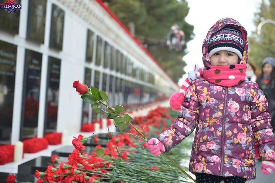 Şəhidlər xiyabanından fotoreportaj