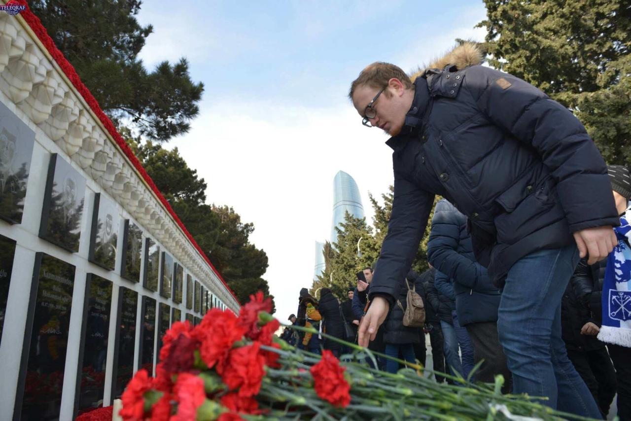 Şəhidlər xiyabanından fotoreportaj