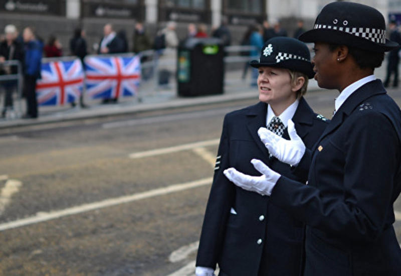 Британским женщинам-полицейским разрешили плакать на работе и раздеваться