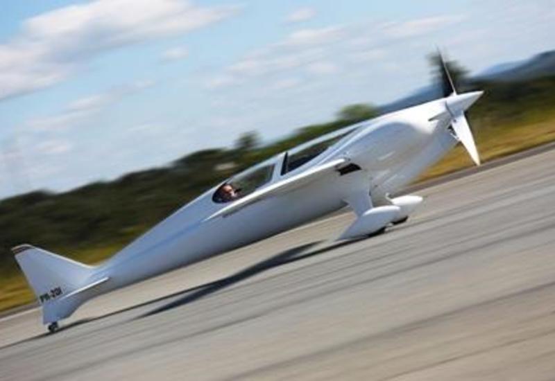 В США самолет экстренно сел на автомагистраль