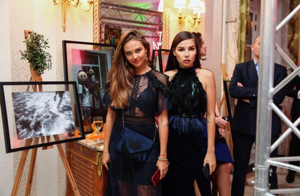 Присоединившийся к неделе Haute Couture Fashion журнал "Nargis" отметил пятилетие