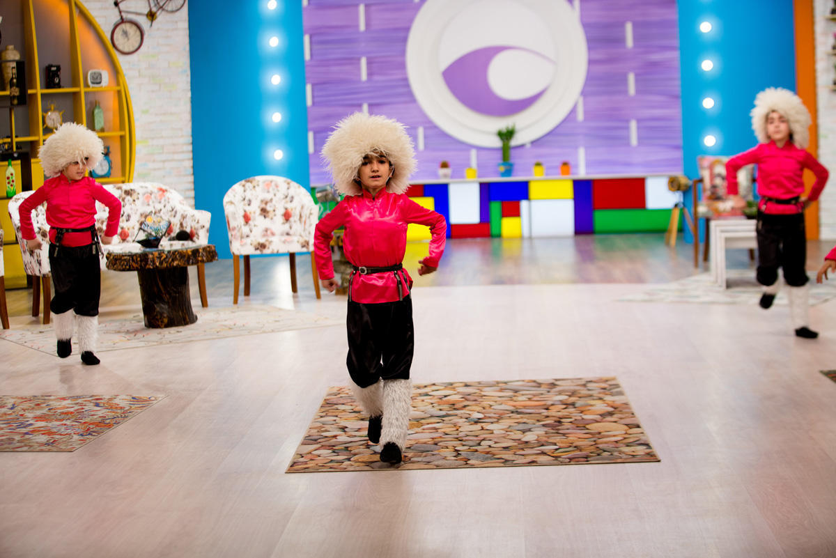 Азербайджанские телеведущие отметили Международный день без Интернета