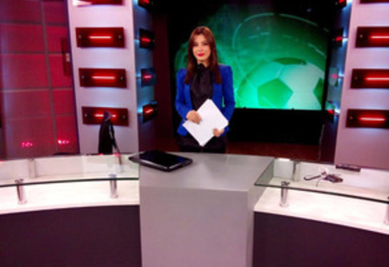 "Xəzər" TV-nin xanım aparıcısı studiyada yıxılaraq ağır xəsarət alıb