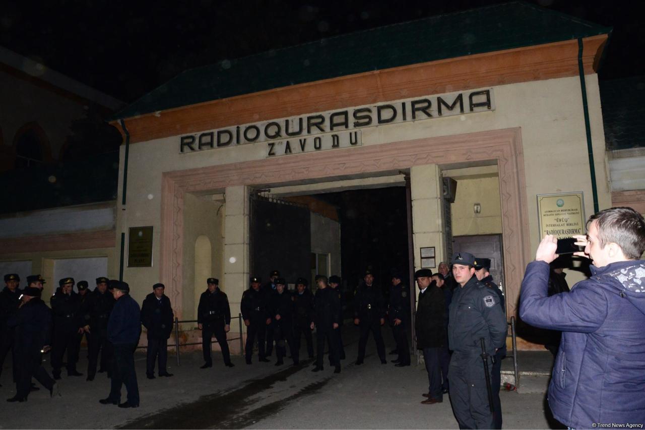 На "Радиозаводе" в Баку произошел сильный пожар