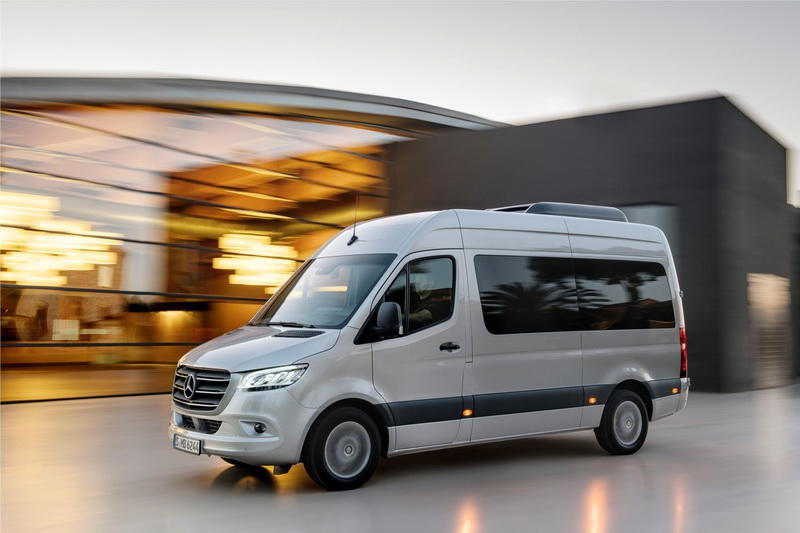 Дизель V6 и автомат с 9 ступенями: Mercedes представил новый Sprinter