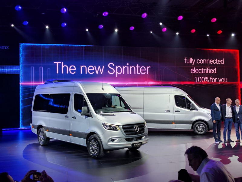 Дизель V6 и автомат с 9 ступенями: Mercedes представил новый Sprinter