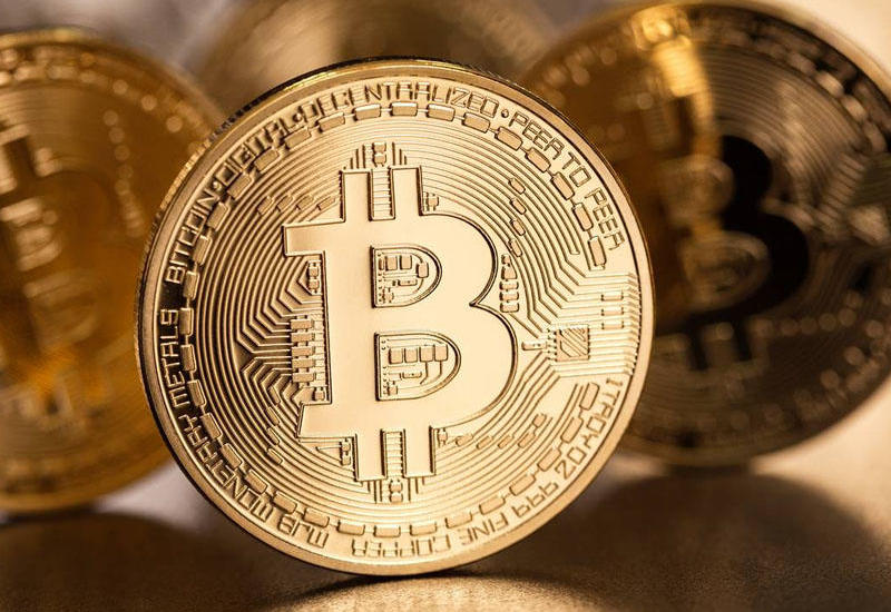 Биткоин вновь начал дешеветь
