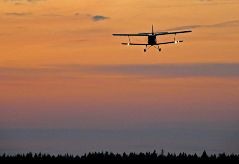 В Калифорнии самолет совершил аварийную посадку на шоссе