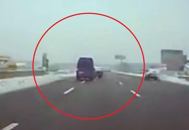 Появилось видео смертельного ДТП легковушки и маршрутки с детьми под Киевом