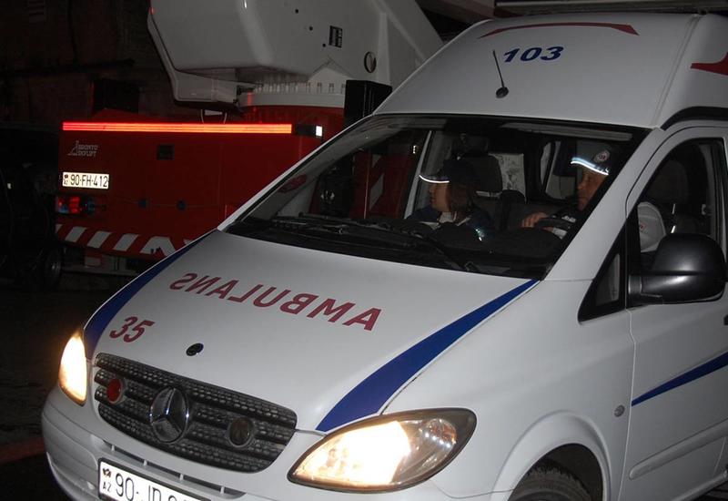 В Баку клиент выбросился из окна ресторана во время рейда полиции